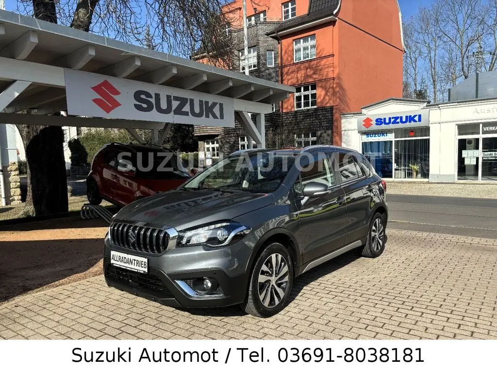 Photo 1 : Suzuki Sx4 2021 Petrol