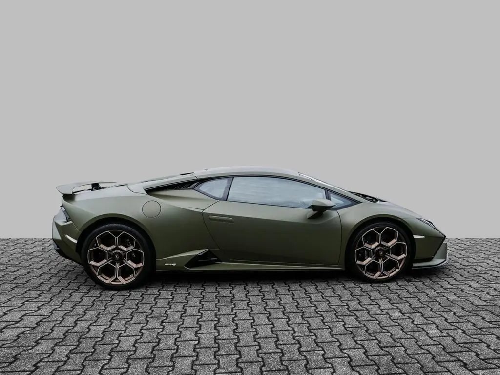 Photo 1 : Lamborghini Huracan 2023 Essence
