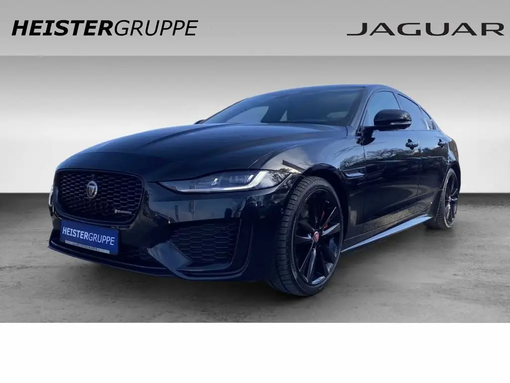 Photo 1 : Jaguar Xe 2022 Essence