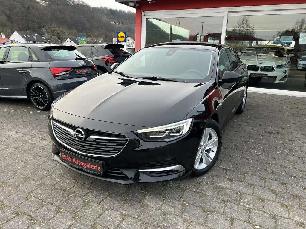 Photo 1 : Opel Insignia 2020 Petrol