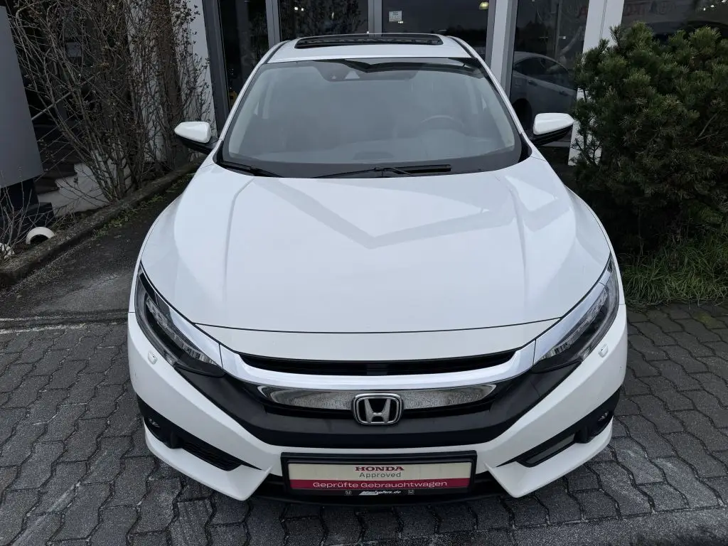 Photo 1 : Honda Civic 2018 Essence