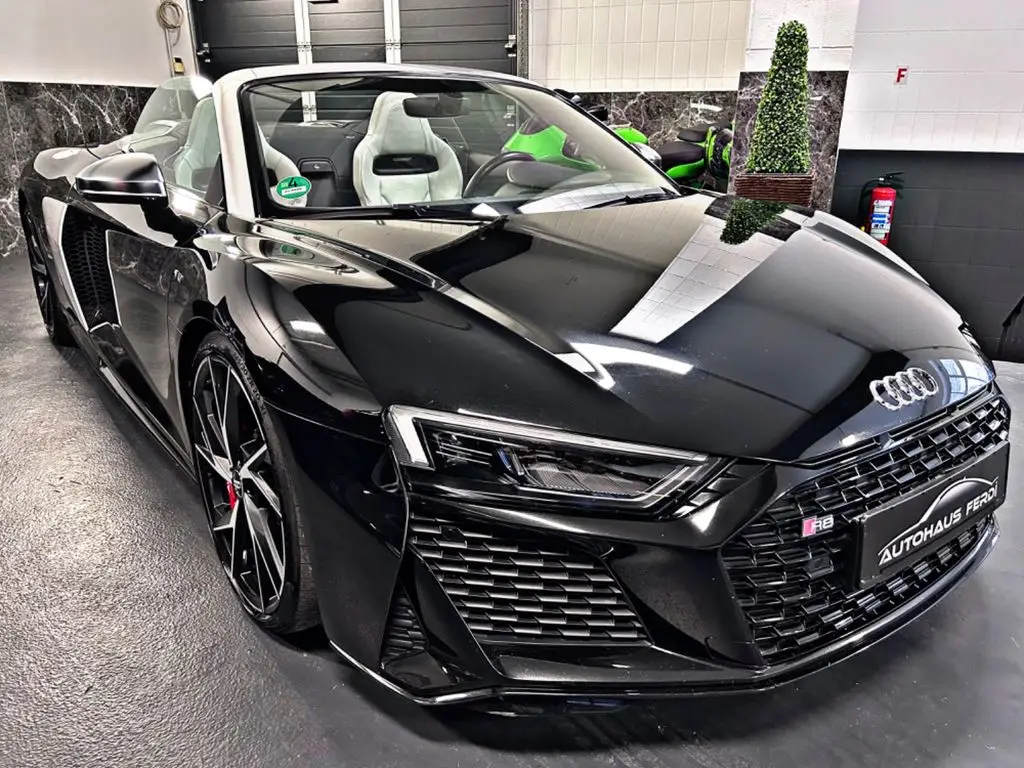 Photo 1 : Audi R8 2020 Petrol