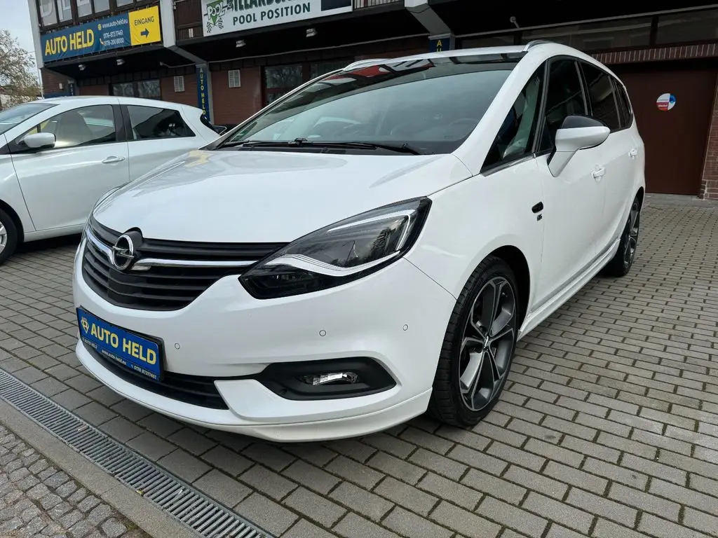 Photo 1 : Opel Zafira 2017 Petrol