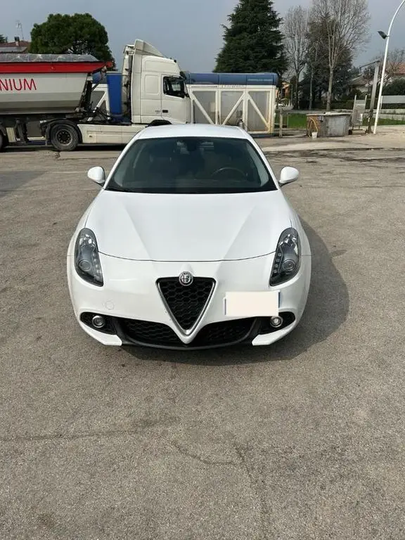 Photo 1 : Alfa Romeo Giulietta 2016 Autres