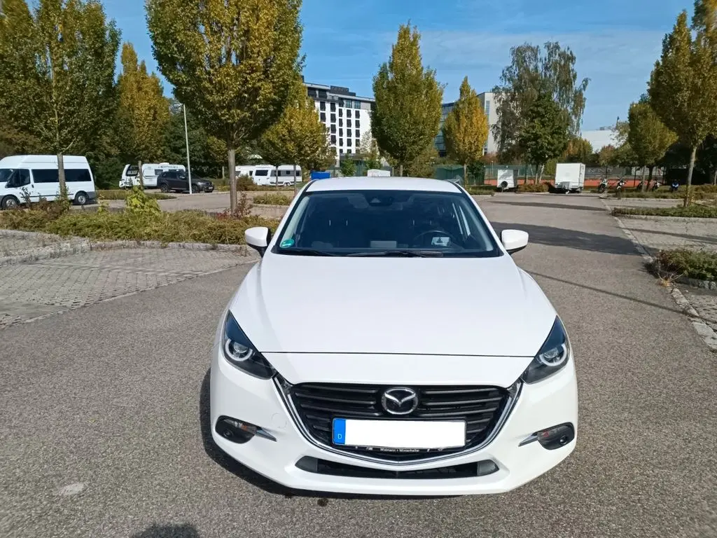 Photo 1 : Mazda 3 2018 Petrol