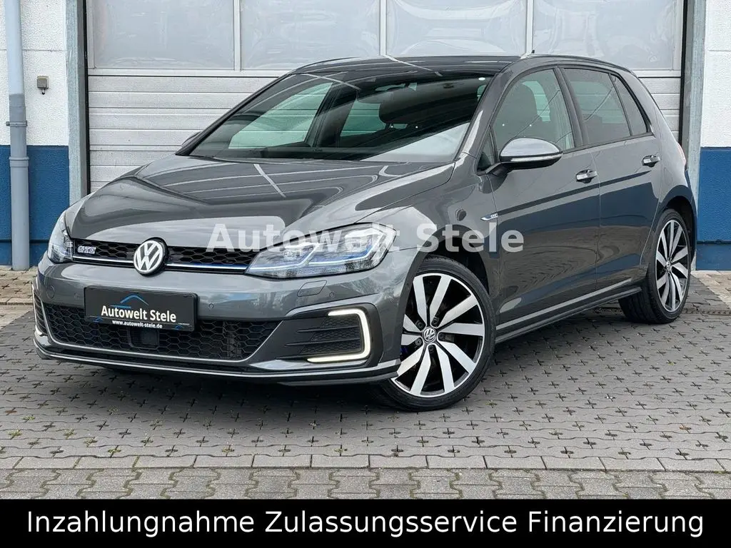 Photo 1 : Volkswagen Golf 2018 Hybride