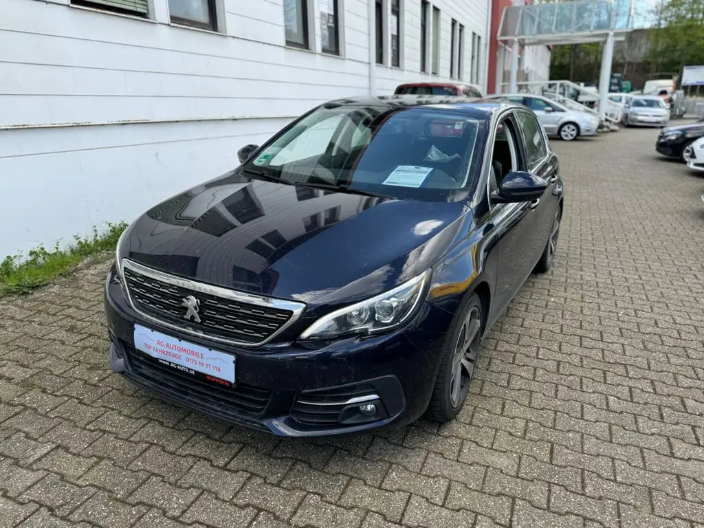 Photo 1 : Peugeot 308 2018 Petrol