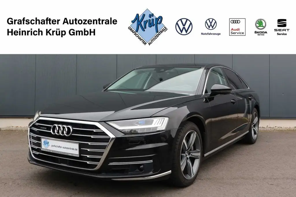 Photo 1 : Audi A8 2018 Petrol