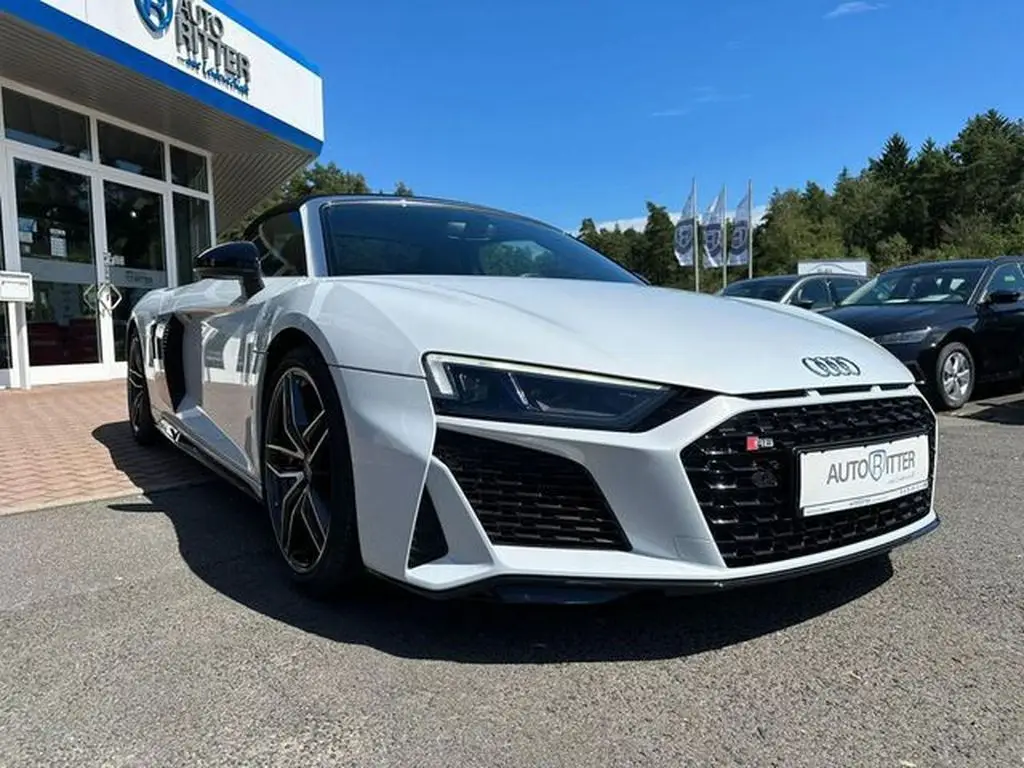 Photo 1 : Audi R8 2019 Petrol