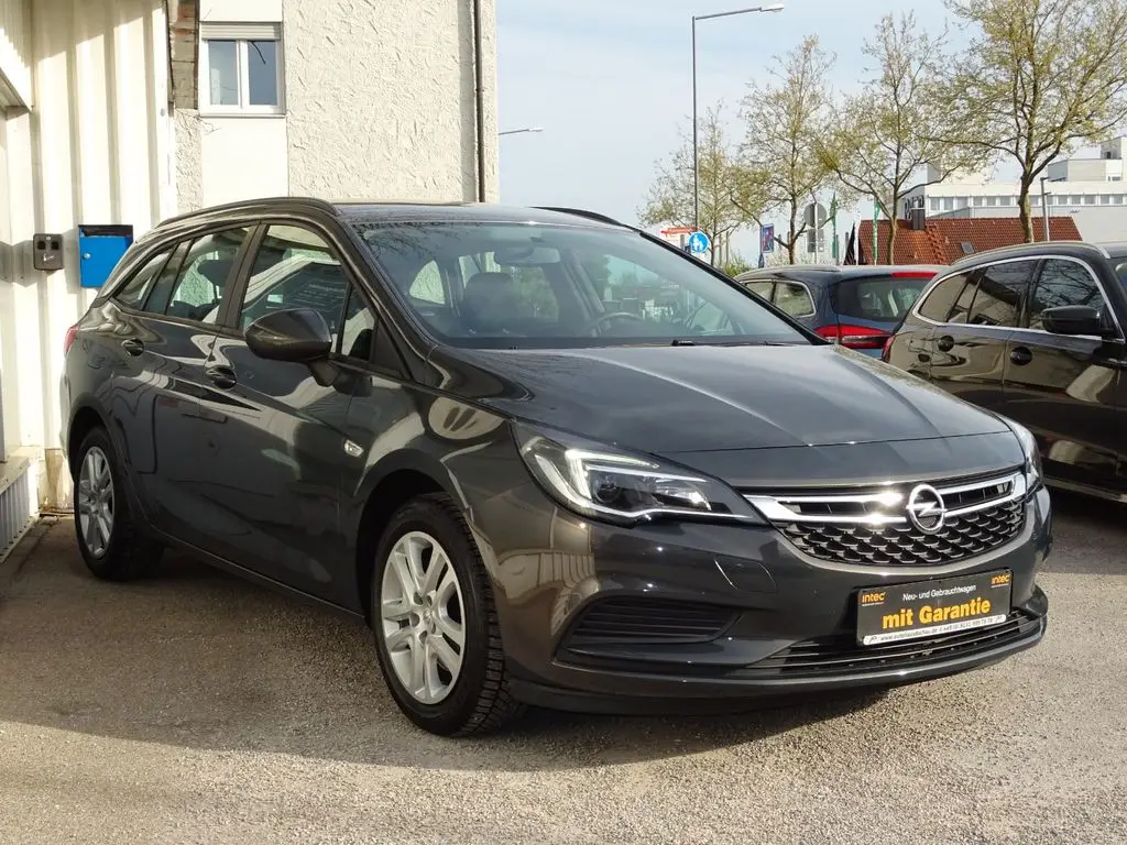 Photo 1 : Opel Astra 2016 Diesel