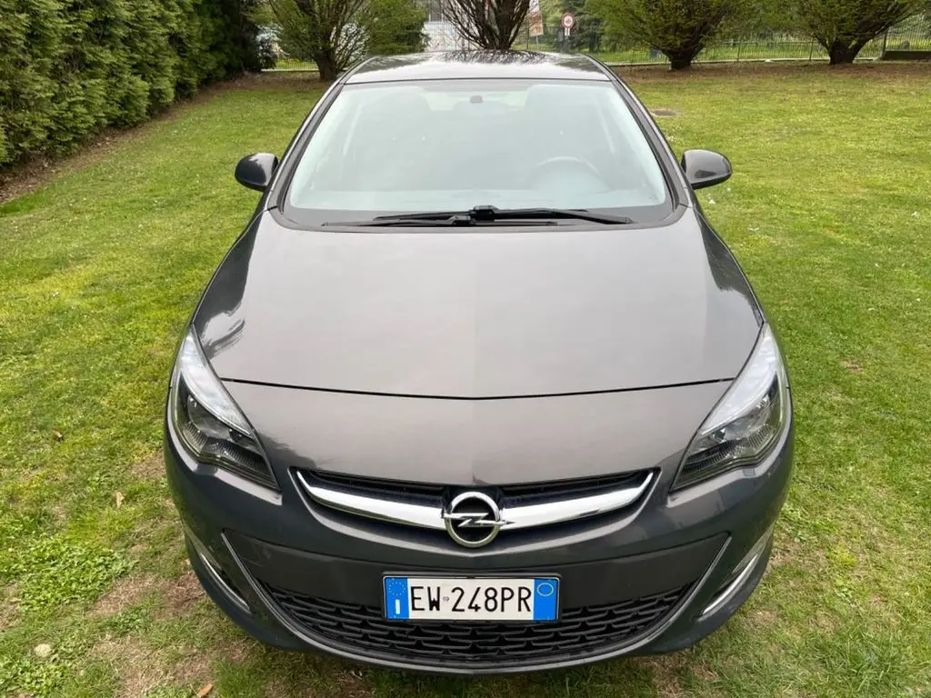 Photo 1 : Opel Astra 2014 Not specified