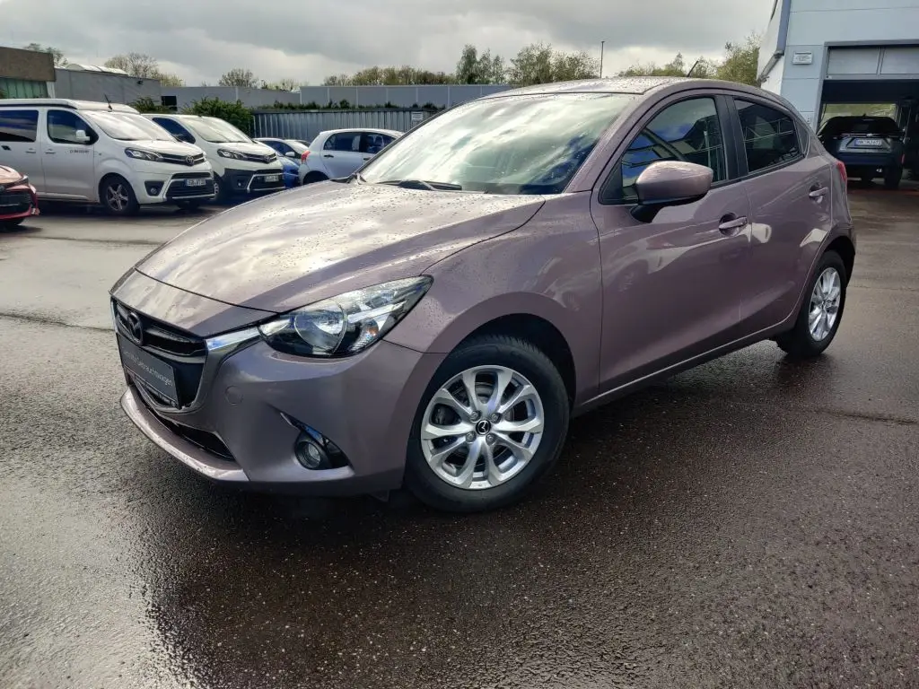 Photo 1 : Mazda 2 2015 Petrol