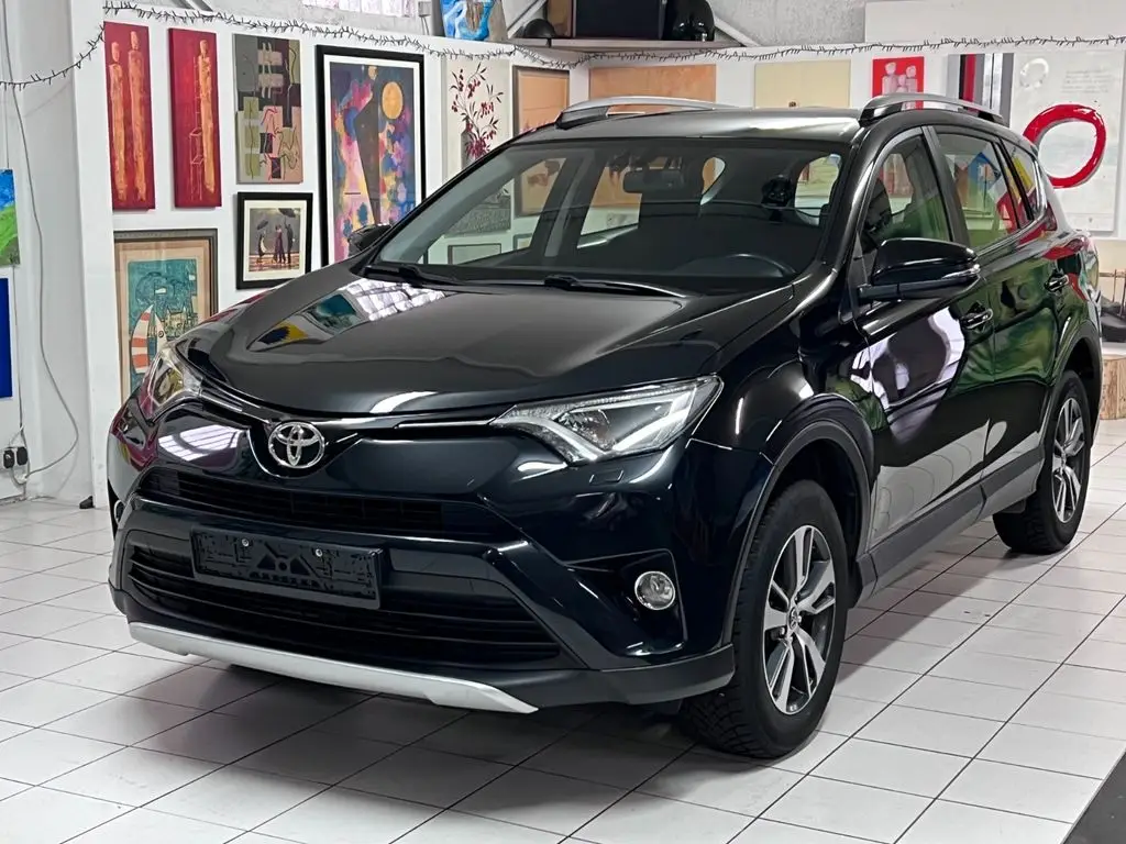 Photo 1 : Toyota Rav4 2018 Petrol