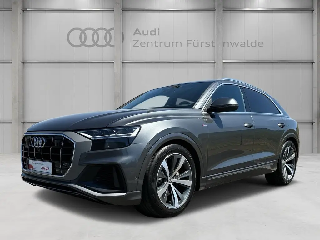 Photo 1 : Audi Q8 2019 Petrol