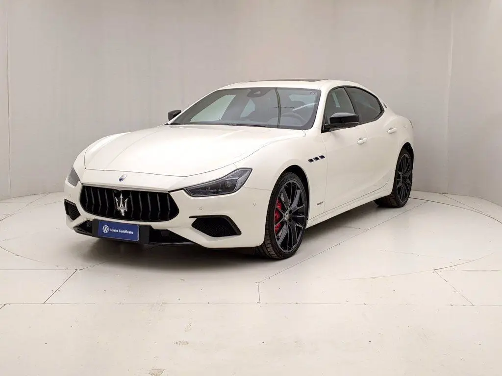 Photo 1 : Maserati Ghibli 2021 Essence