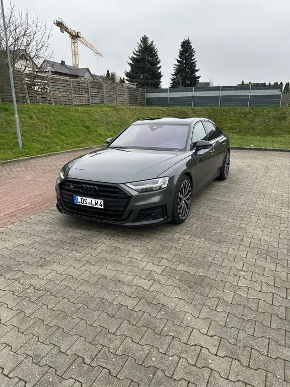 Photo 1 : Audi S8 2021 Petrol