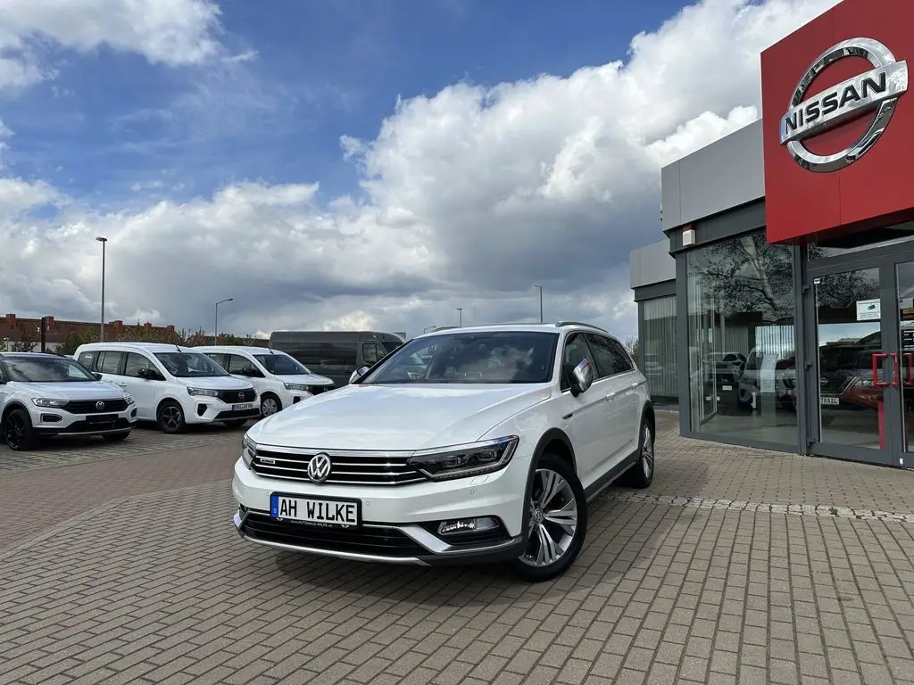 Photo 1 : Volkswagen Passat 2018 Petrol