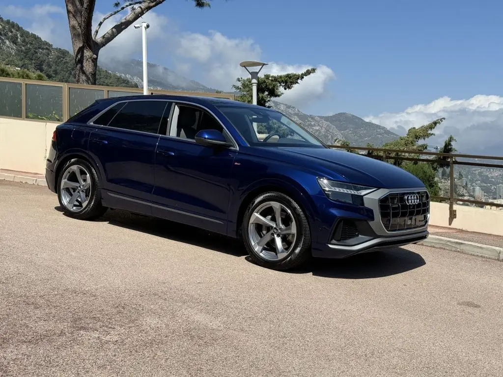 Photo 1 : Audi Q8 2020 Hybrid