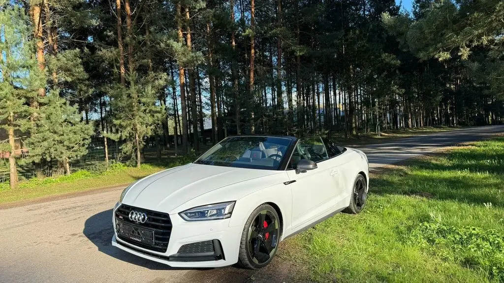 Photo 1 : Audi S5 2019 Petrol