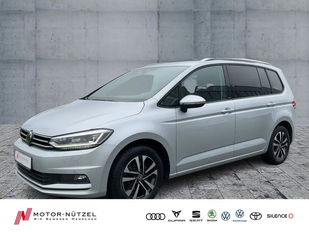 Photo 1 : Volkswagen Touran 2020 Essence