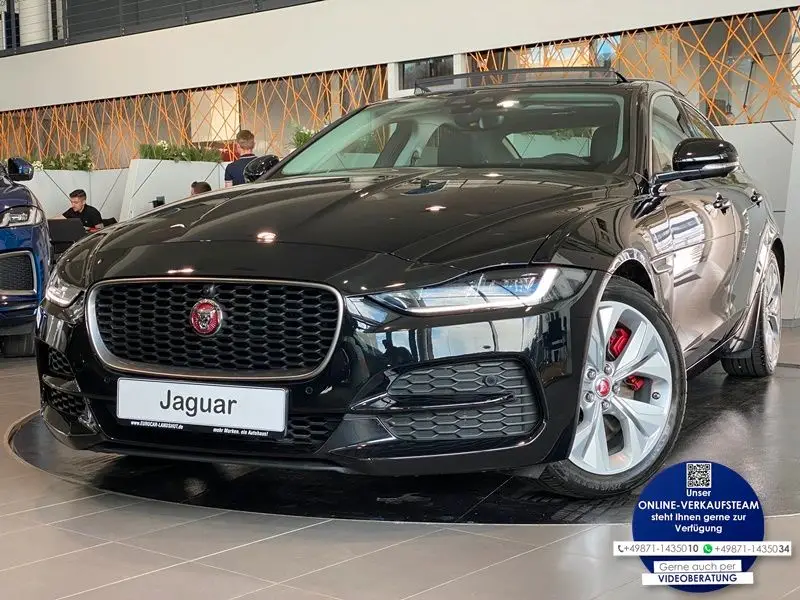 Photo 1 : Jaguar Xe 2020 Petrol