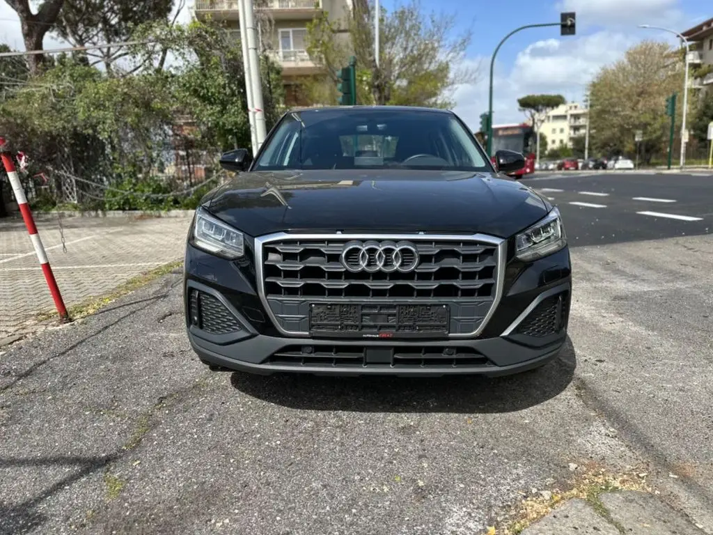Photo 1 : Audi Q2 2021 Essence