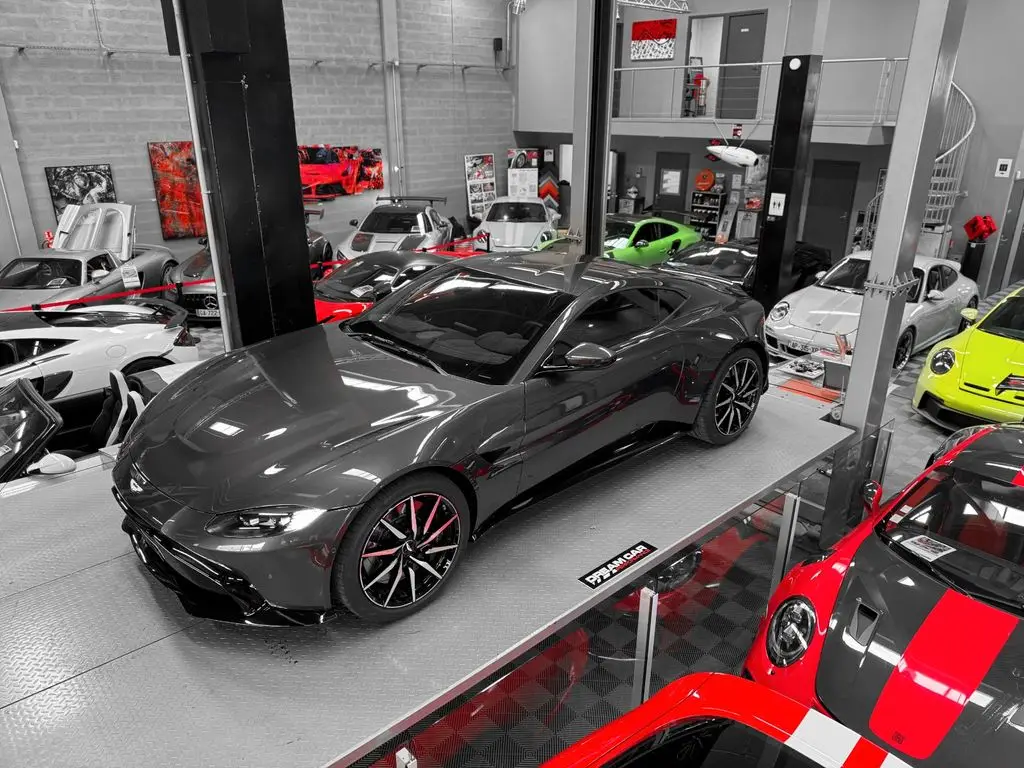 Photo 1 : Aston Martin V8 2020 Essence