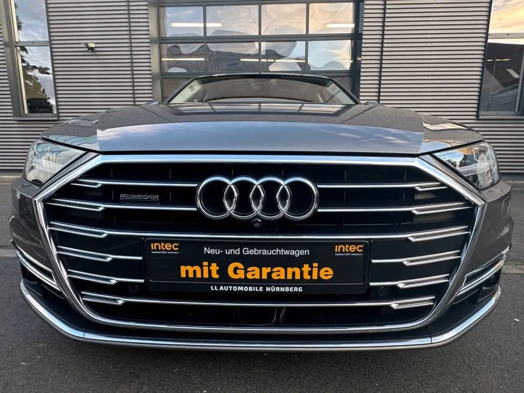 Photo 1 : Audi A8 2018 Hybride