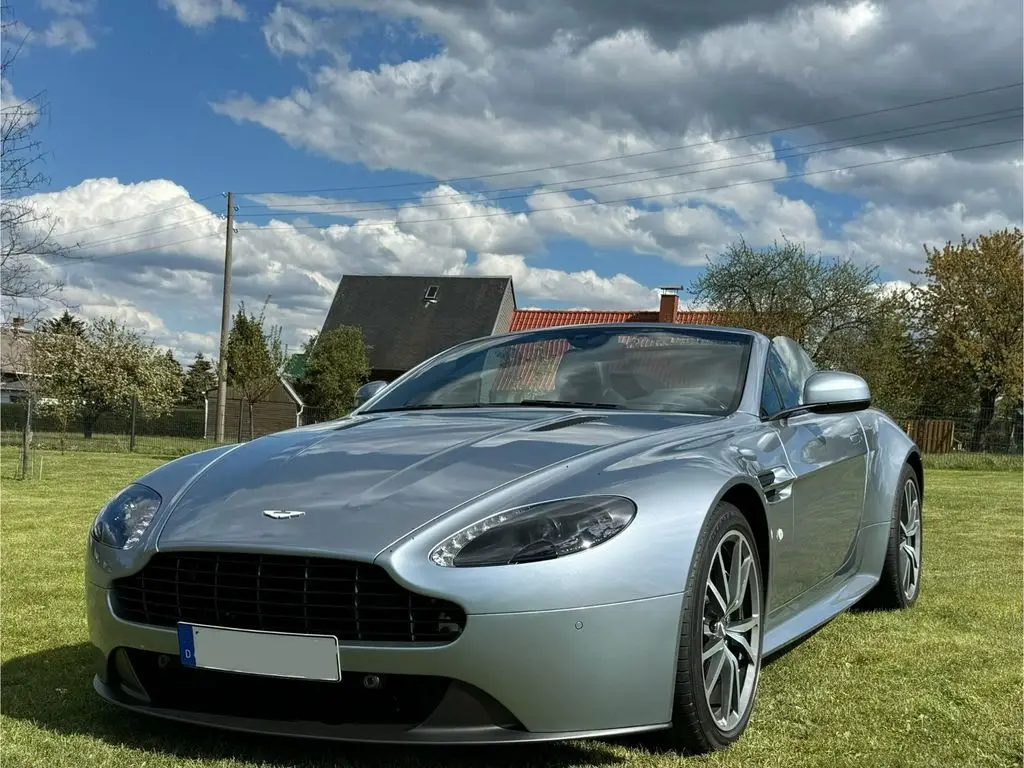 Photo 1 : Aston Martin V8 2015 Petrol