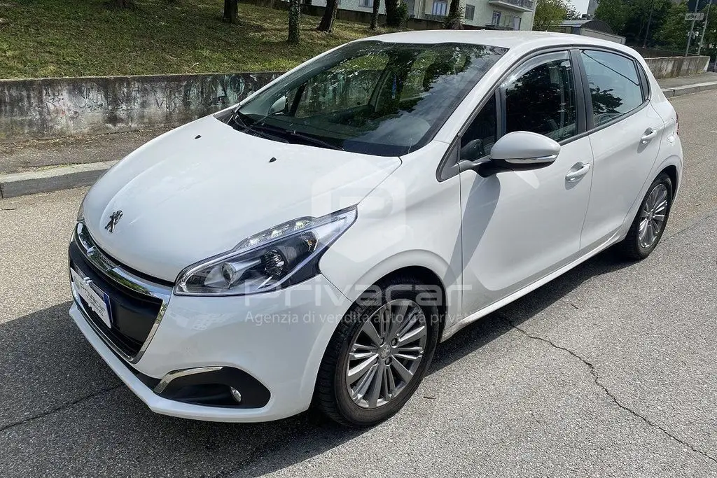 Photo 1 : Peugeot 208 2016 Not specified