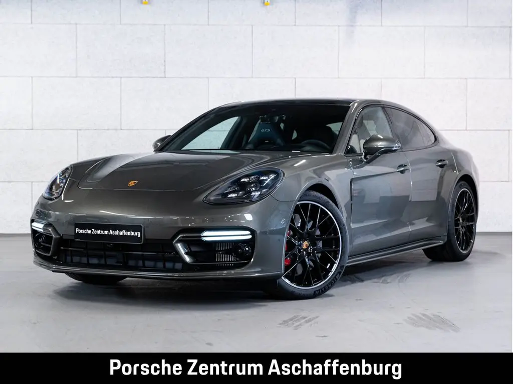 Photo 1 : Porsche Panamera 2024 Essence