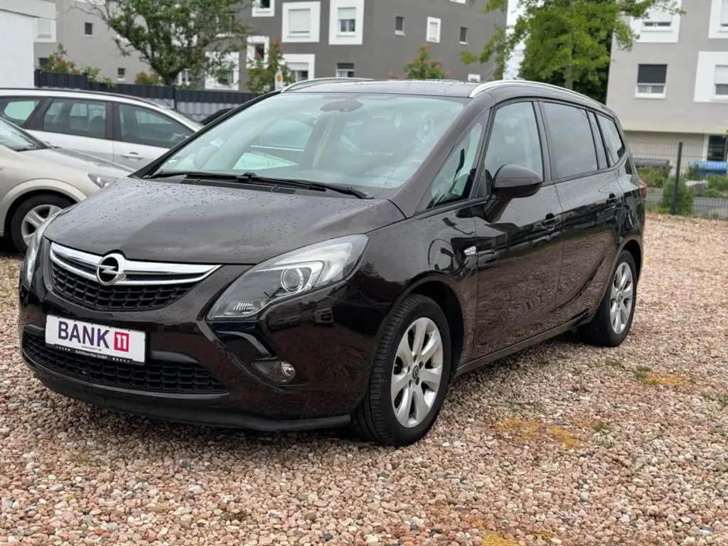 Photo 1 : Opel Zafira 2015 Petrol