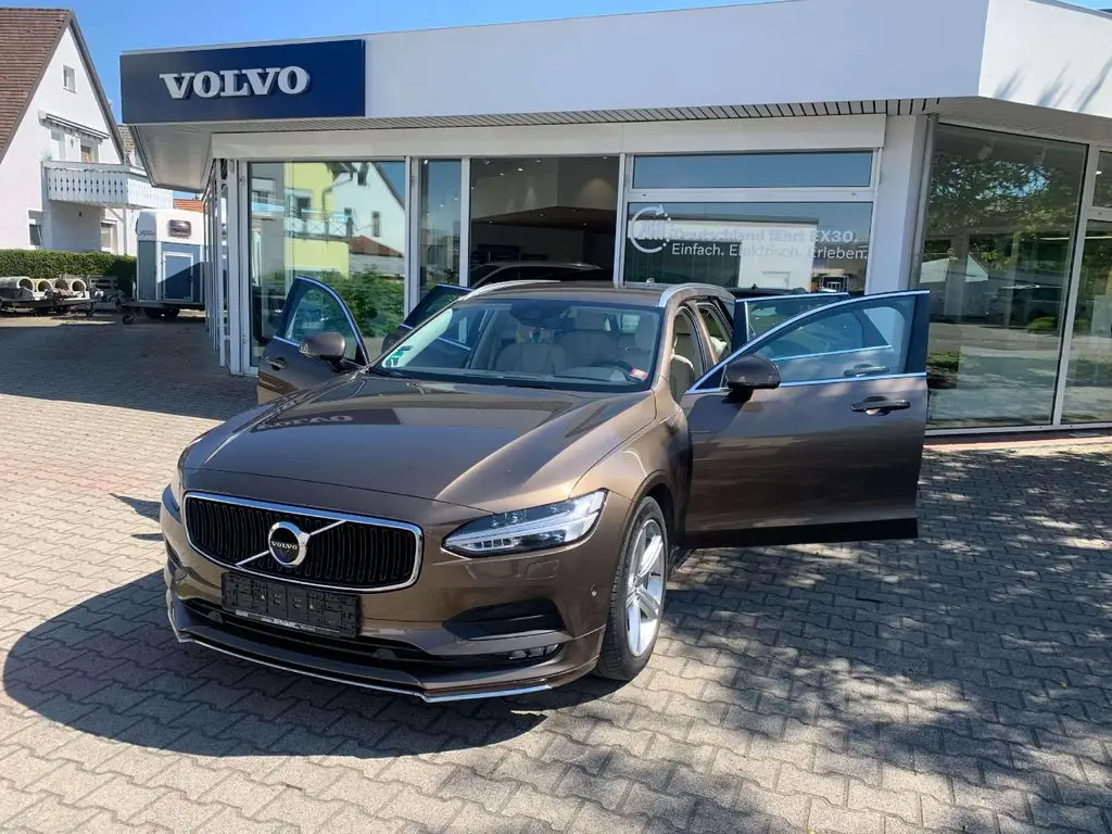 Photo 1 : Volvo V90 2017 Petrol