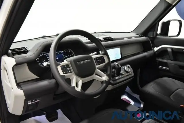 Photo 1 : Land Rover Defender 2021 Hybride