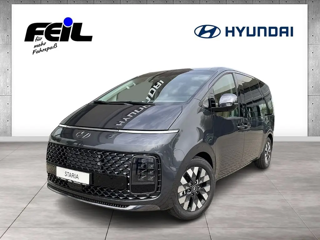 Photo 1 : Hyundai Staria 2024 Diesel