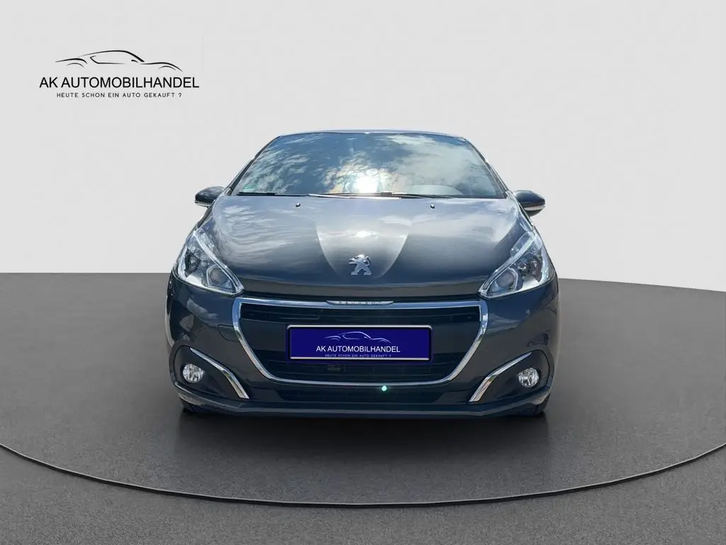 Photo 1 : Peugeot 208 2015 Essence