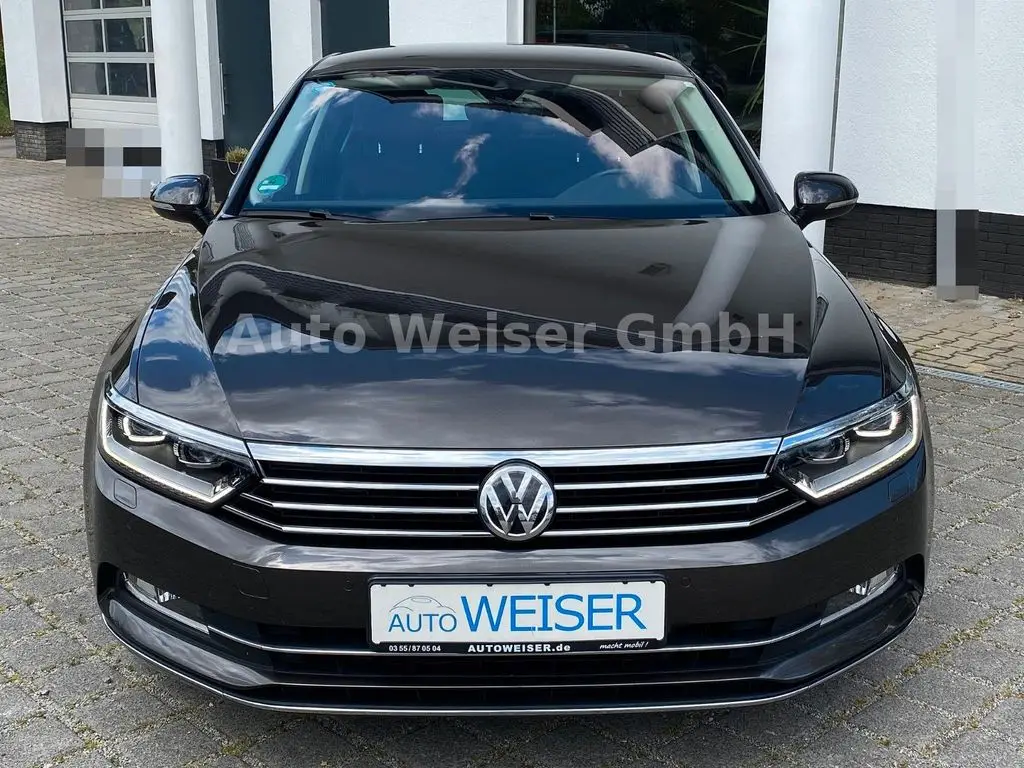 Photo 1 : Volkswagen Passat 2017 Petrol