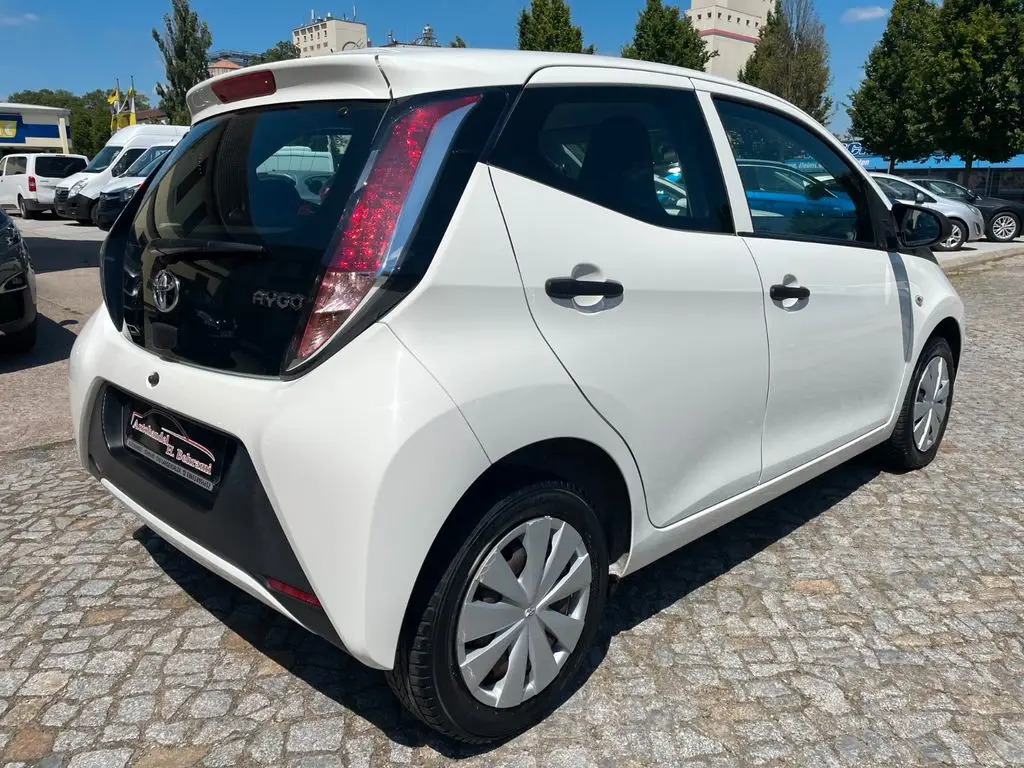Photo 1 : Toyota Aygo X 2015 Petrol