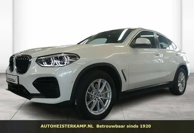 Photo 1 : BMW X4 xDrive30i 252 PK ACC Panoramadak Head-Up Trekhaak Sportstoelen