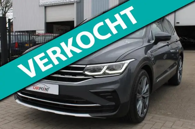 Photo 1 : VOLKSWAGEN TIGUAN 1.5 TSI Life Business Pano ACC LED Keyless Nw.Staat!!