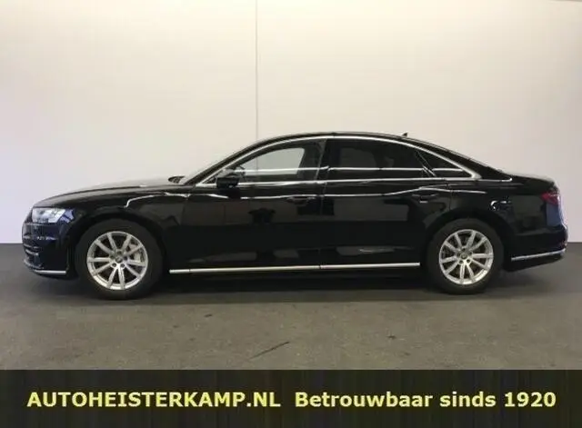 Photo 1 : Audi A8 2019 Petrol
