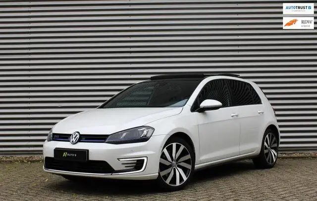 Photo 1 : Volkswagen Golf 2015 Hybrid