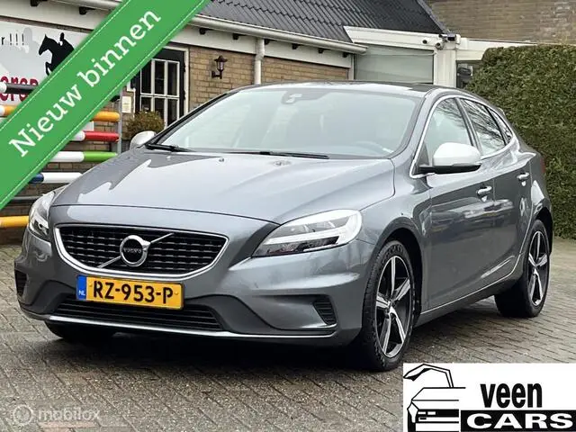 Photo 1 : Volvo V40 2018 Essence