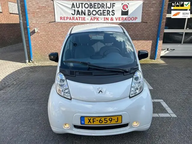 Photo 1 : Peugeot Ion 2018 Électrique