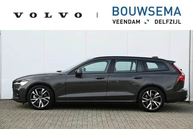 Photo 1 : Volvo V60 2023 Petrol