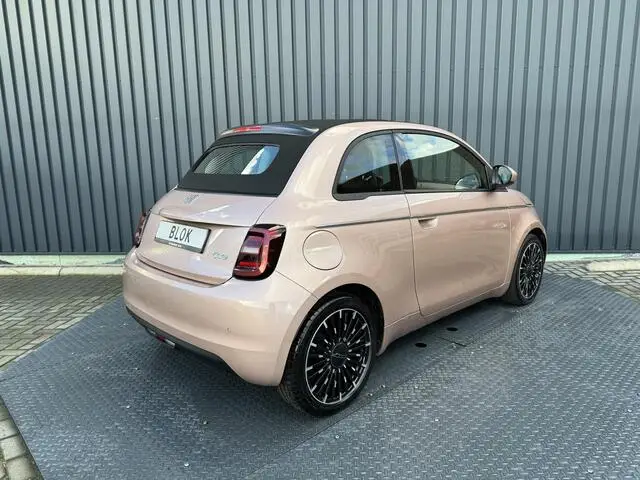 Photo 1 : Fiat 500c 2021 Electric