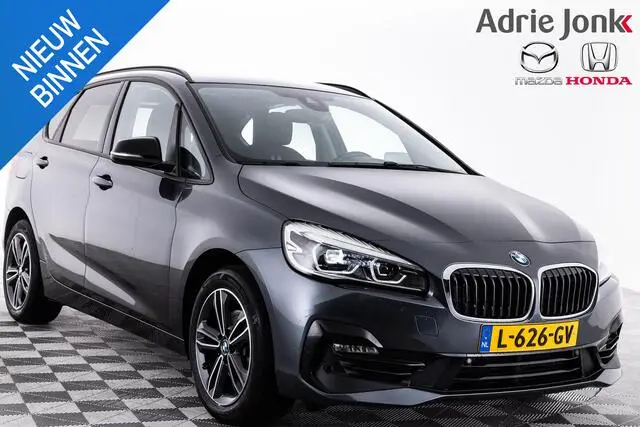 Bmw Serie 2 2-SERIE Active Tourer 218i Executive Edition AUTOMAAT | NAVIGATIE | CRUISE CONTROL | CLIMATE CONTROL | SFEERVERLICHTING INTERIEUR | NED AUTO |