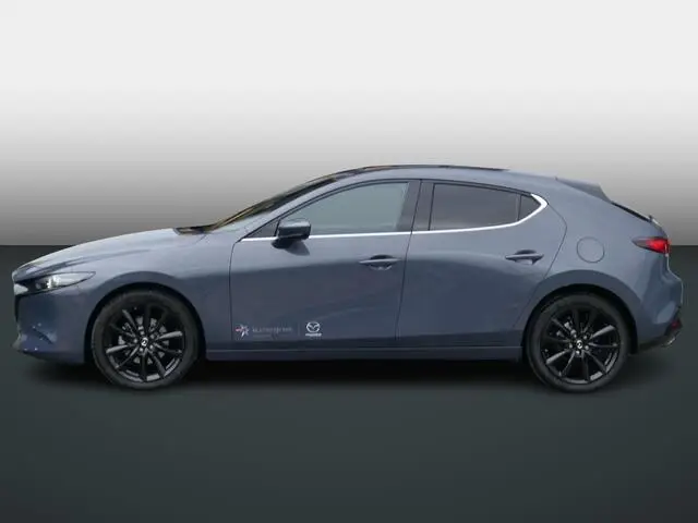 Photo 1 : Mazda 3 2023 Hybrid