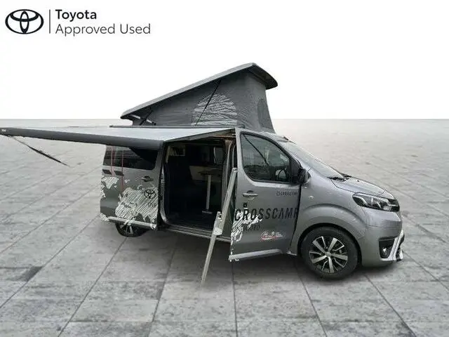 Photo 1 : Toyota Verso 2023 Diesel