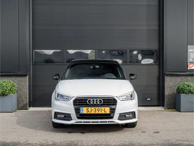 Photo 1 : Audi A1 2018 Essence